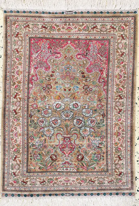 Hereke Seide fein signiert, Türkei, Mitte 20.Jhd, reine Naturseide, ca. 86 x 64 cm,
