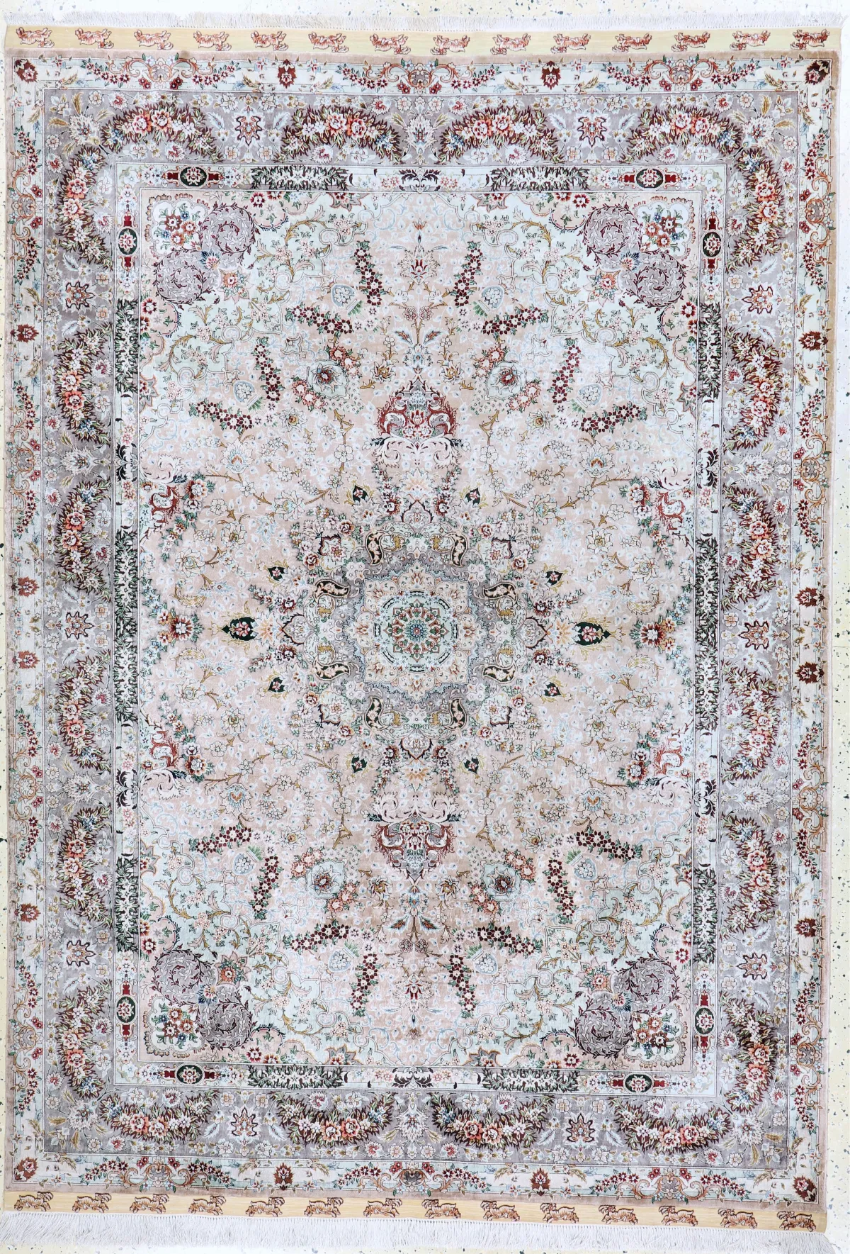 Seda Tabriz fina, China, finales del siglo XX, seda natural pura, aprox. 244 x 170 cm, EHZ: 1-2