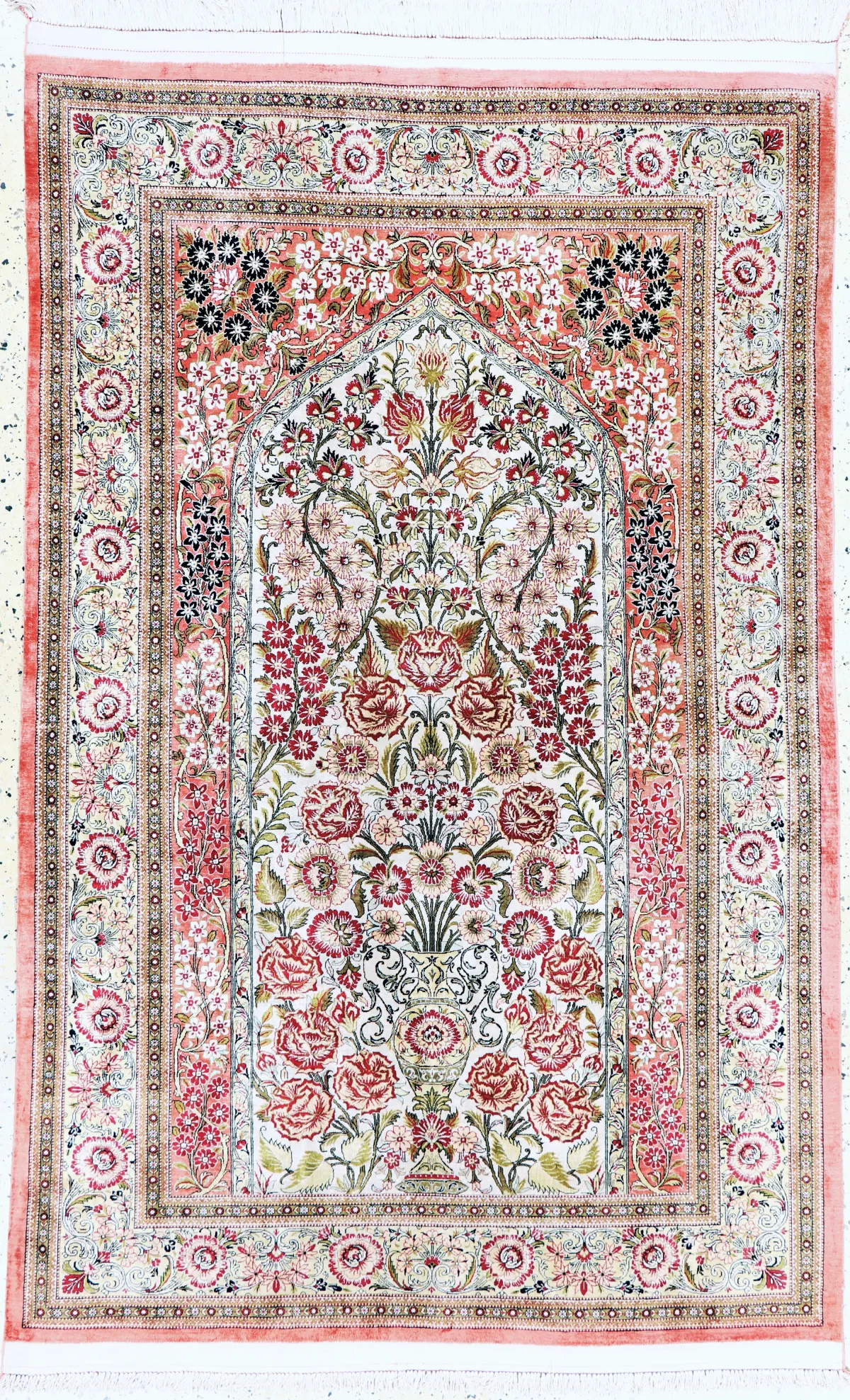 Seda Ghom, Persia, mediados del siglo XX, seda natural pura, aprox. 210 x 137 cm, EHZ: 1-2