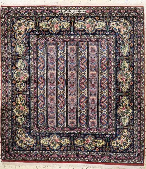 Cachemira fina firmada, India, finales del siglo XX, lana sobre algodón, aprox. 155 x 142 cm, EHZ: