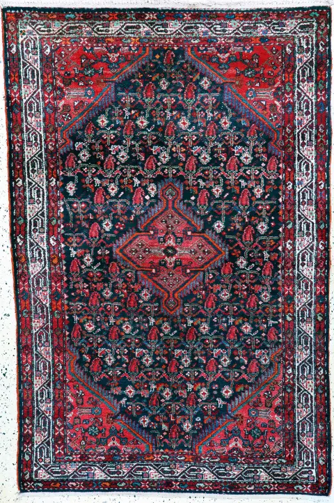 Hosseinabad, Persia, mediados del siglo XX, lana sobre algodón, aprox. 202 x 135 cm, EHZ: 2