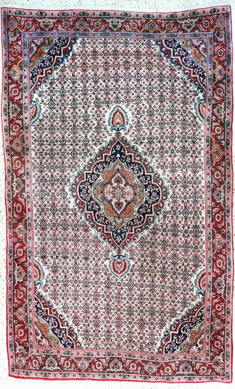 Bidjar, Persia, mediados del siglo XX, lana sobre algodón, aprox. 277 x 175 cm, densidad: