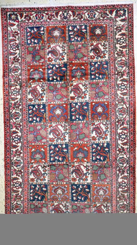 Bachtiar antiguo, Persia, mediados del siglo XX, lana sobre algodón, aprox. 307 x 170 cm, EHZ: 2