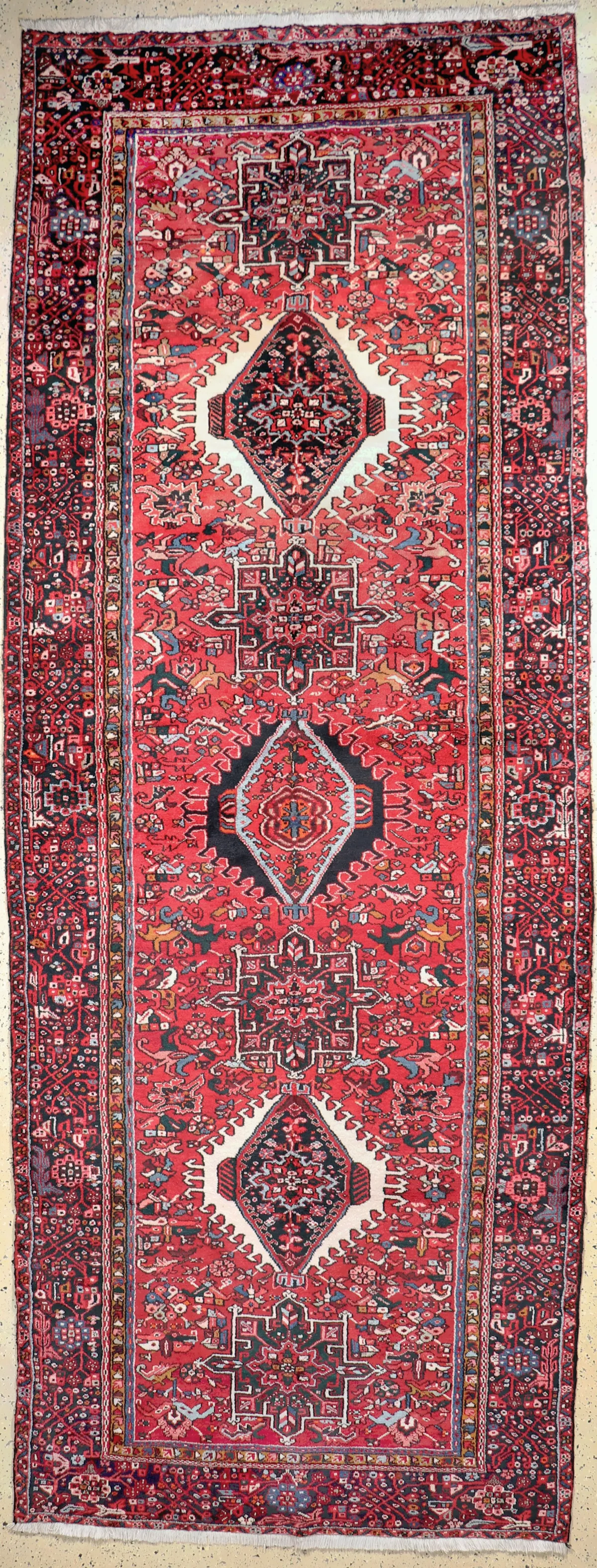 Garadjeh antiguo, Persia, mediados del siglo XX, lana sobre algodón, aprox. 413 x 154 cm, EHZ: 1-2