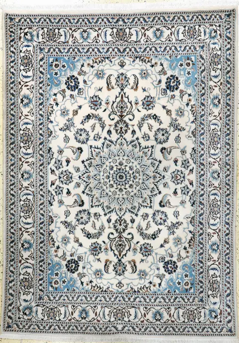 Nain, Persia, finales del siglo XX, lana sobre algodón, aprox. 230 x 164 cm, EHZ: 2, precio estimado: