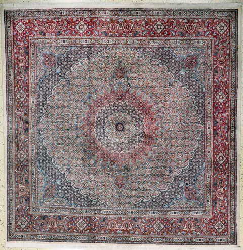Mud fino, Persia, finales del siglo XX, lana de corcho con seda, aprox. 250 x 245 cm