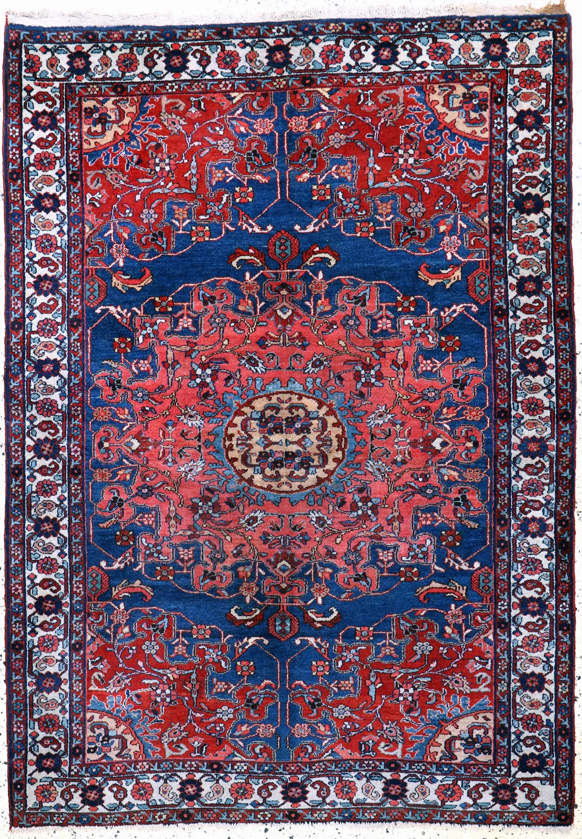 Tafresch, Persia, mediados del siglo XX, lana sobre algodón, aprox. 198 x 142 cm, EHZ: 2-3