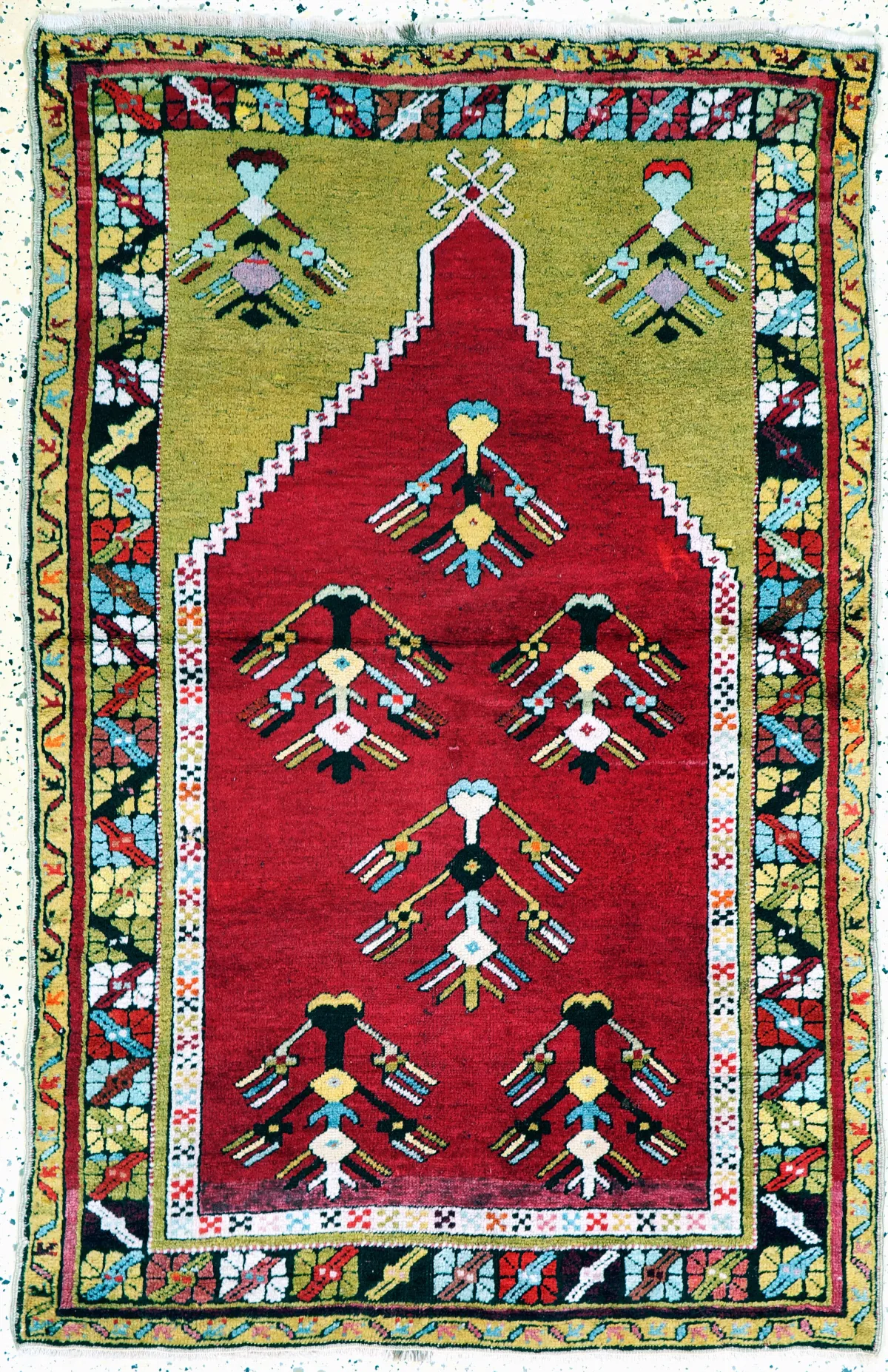 Mucur antiguo, Turquía, siglo XIX, lana sobre lana, aprox. 147 x 95 cm, EHZ: 2 precio estimado: