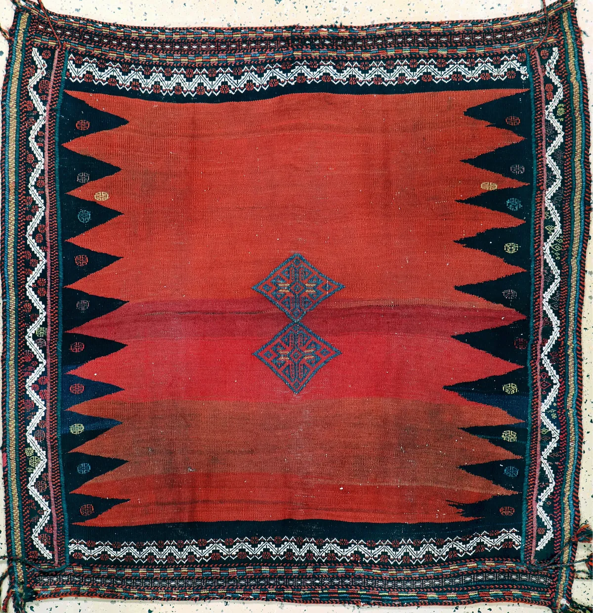 Ghaschgai "Sofreh", Persia, principios del siglo XX, lana sobre algodón, aprox. 130 x 130 cm, EHZ: