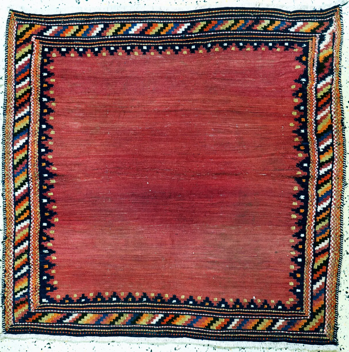 Ghaschgai "Sofreh", Persia, mediados del siglo XX, lana sobre algodón, aprox. 105 x 105 cm, EHZ: 2