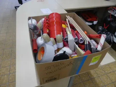 Lotto di materiale da pittura