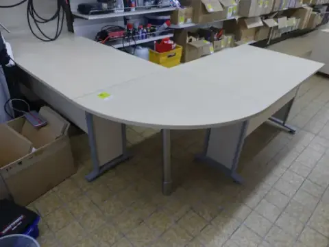 Scrivania ad angolo