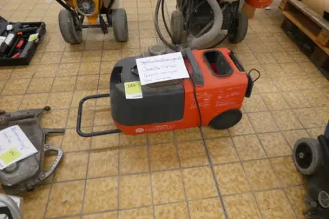 Estrattore a spruzzo Cleanfix per pulizia tappeti