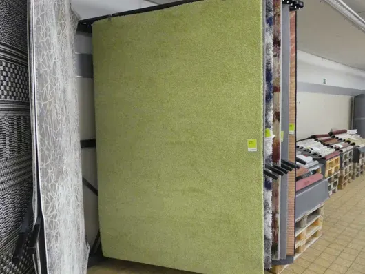 Tappeto a pelo lungo, verde