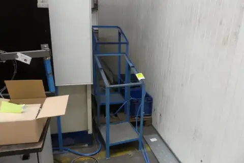 2 pezzi telaio in acciaio con ripiano