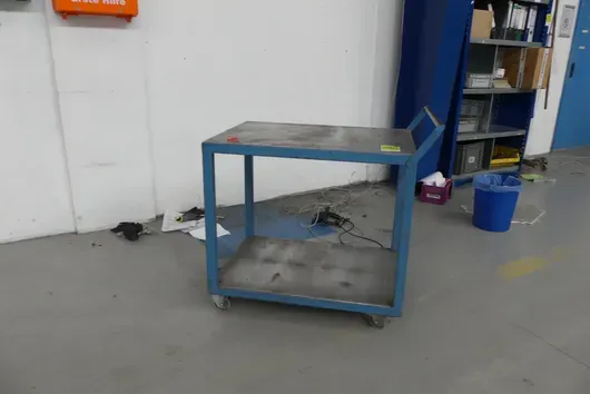 Carrello tavola con 2 piani di carico