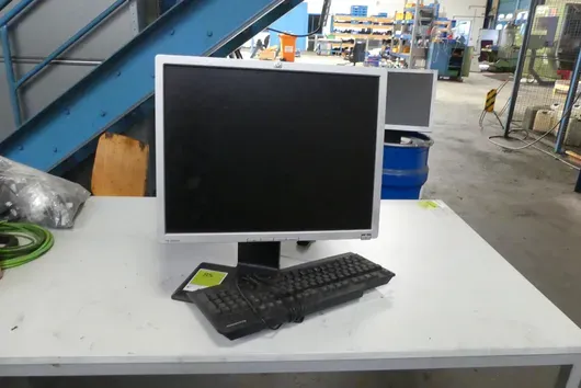 Tehnički set (monitor s tipkovnicom)