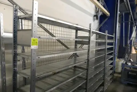 Scaffale zincato con schienale a griglia, incl. parti di scaffale