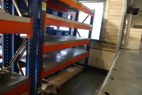 Scaffale portapacchi con ripiani in acciaio, 1 campata, senza contenuto