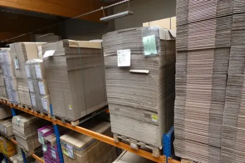 Lotto di fustellati in cartone ondulato 280x380 mm