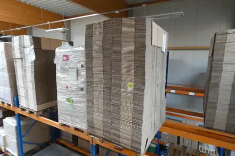 Lotto scatole pieghevoli in cartone ondulato, FEFCO 0201, BC marrone, kraftliner 380x285x165 mm