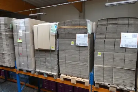 Konvolut V1059-/410x261, 3x geritzt