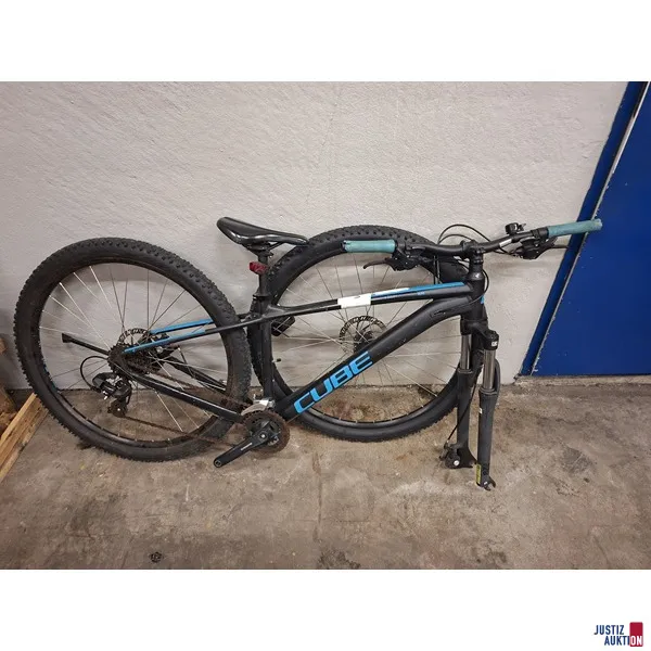 Mountain bike CUBE Frame nera con blu RNR:WCW6988Rxxx