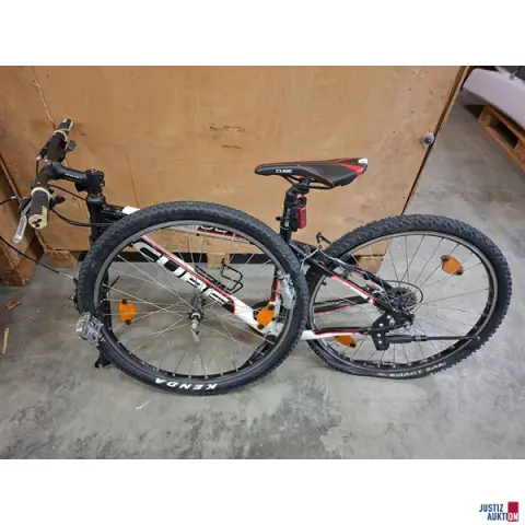 Cube 山地自行车 黑色 白色 车架号 WOWC31xxx