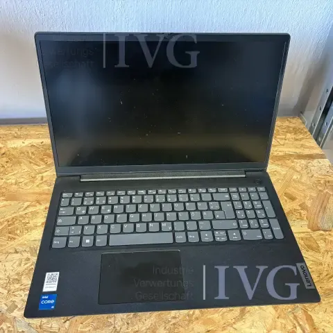 Laptop LENOVO V15 G4