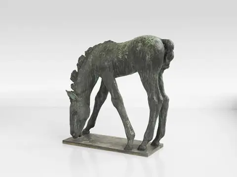 Renée Sintenis, Großes grasendes Fohlen, 1929
