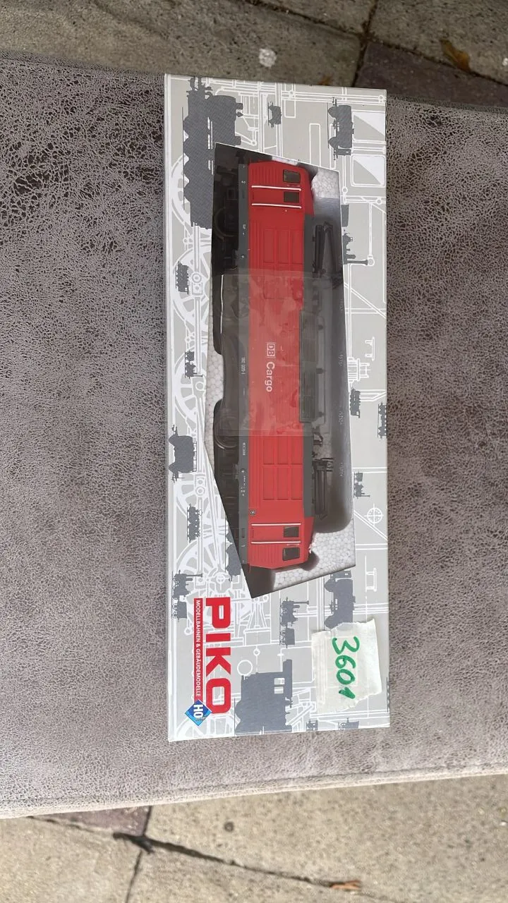 Locomotora eléctrica (PIKO)