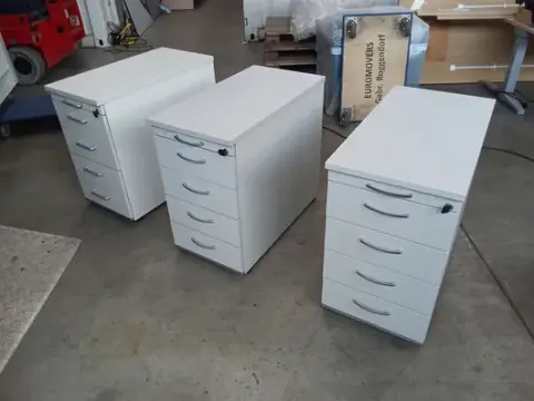 3 rullekontainere Assmann
