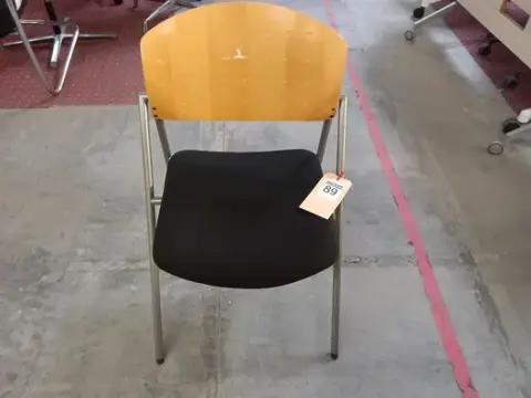 1 pz. sedia per visitatori Drabert