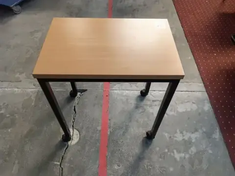 1 tavolino laterale