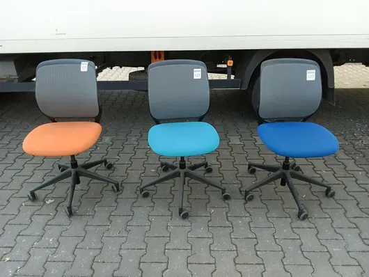 3 kpl konttorituoleja Steelcase Cobi P483 Work 1