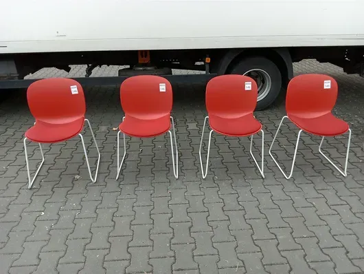 4 vierailutuolia RBM 6060A Noor Sled Base