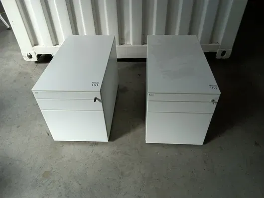2 contenitori su ruote Bene