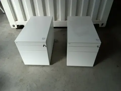 2 contenitori su ruote Bene