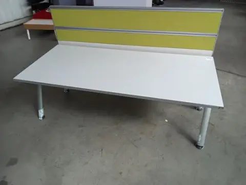 1 pz. scrivania Wini