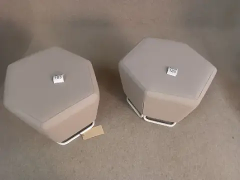 2 pz. sgabello Nowystyl Hexa Pufa