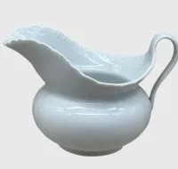 Salsera blanca "Meissen", siglo XIX, espadas desgastadas, altura 10 cm