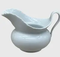 Salsera blanca "Meissen", siglo XIX, espadas desgastadas, altura 10 cm