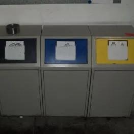 3 कचरा पात्र