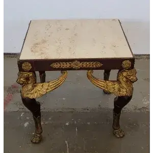 Sofabord av tre og marmor, ca. H=41 cm x B=45 cm x D=45 cm
