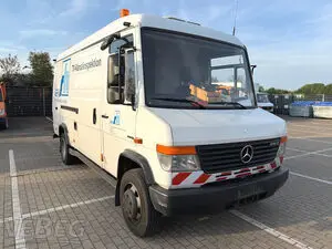 Camion Mercedes 816 D furgonato