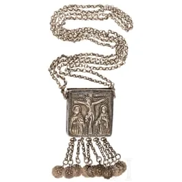 Hopea- ja niello-riipus (relikvaario) Kristuksen ristiinnaulitsemisella, oletettavasti Venäjä, 1700-luku