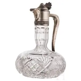 Glaskaraffe mit Silbermontur, Russland, 1908–1917