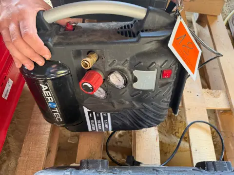Compresor manual (vechi)