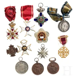 Approx. 50 decorations and badges from around the world