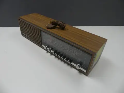 Loewe Opta - R 150 - radyo